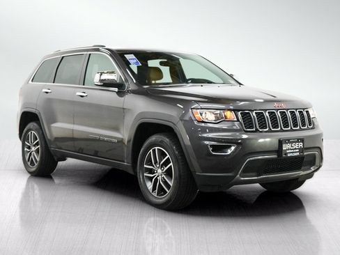 Used 2017 Jeep Grand Cherokee Limited w/ Trailer Tow Group IV AWD/4WD image 7