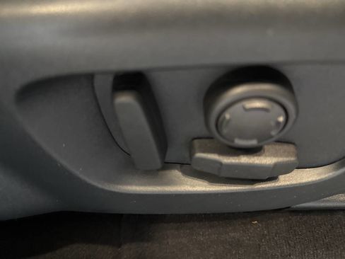 Used 2020 Land Rover Range Rover Velar R-Dynamic S image 45