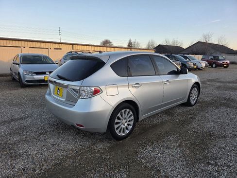 Used 2010 Subaru Impreza 2.5i Premium image 5