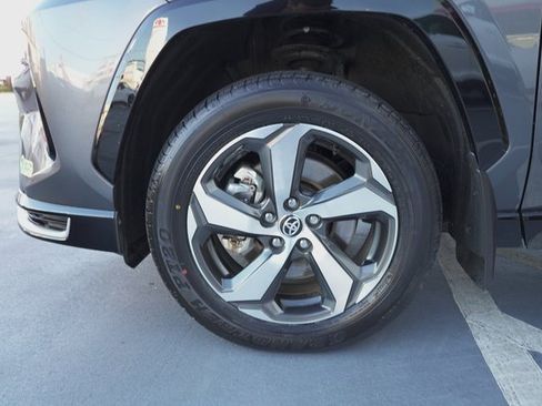 Certified 2023 Toyota RAV4 SE image 35