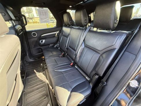 Used 2020 Land Rover Discovery Landmark AWD/4WD image 18