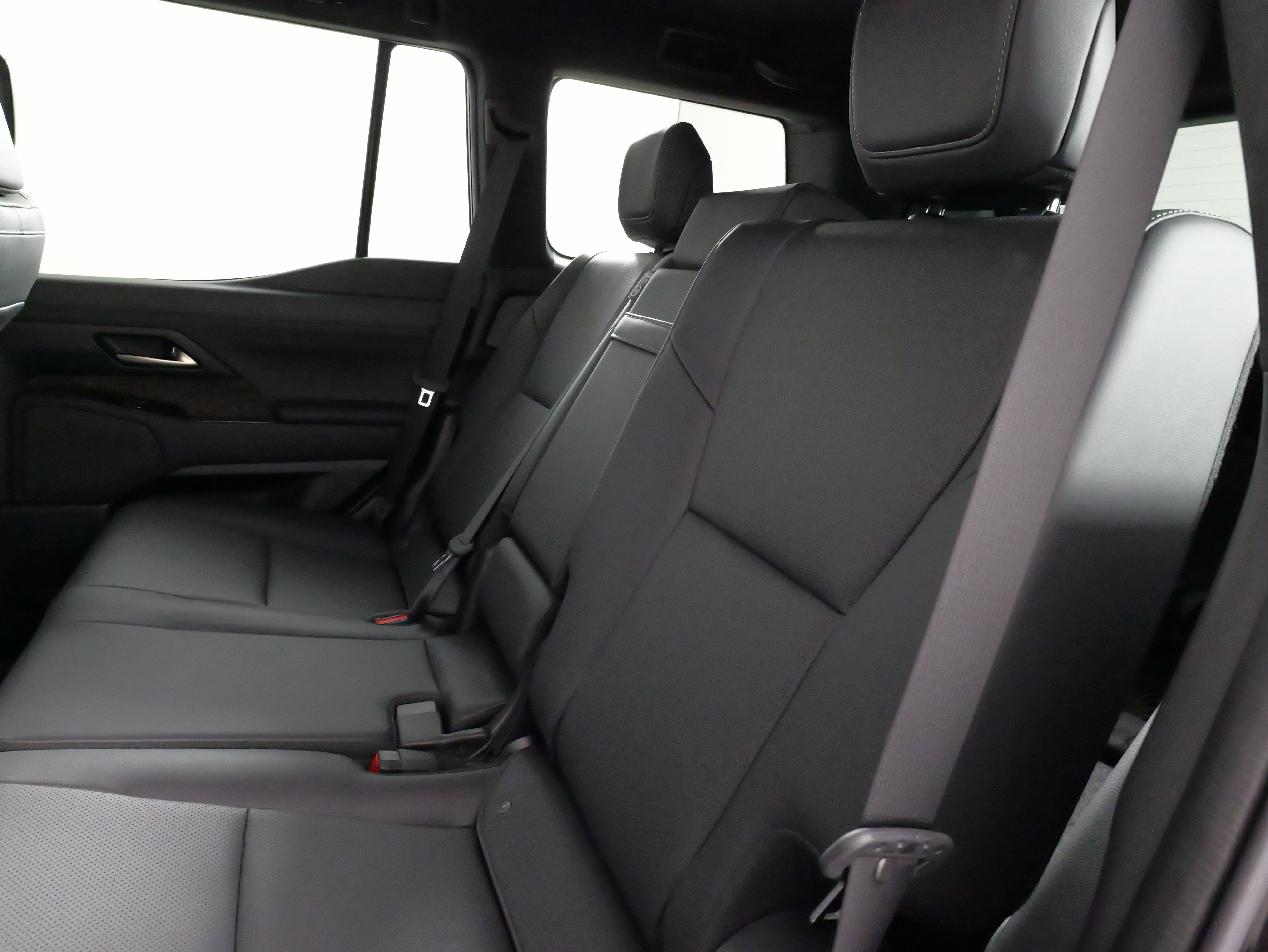 Used 2024 Lexus GX 550 w/ Accessory Package (2T) AWD/4WD image 33