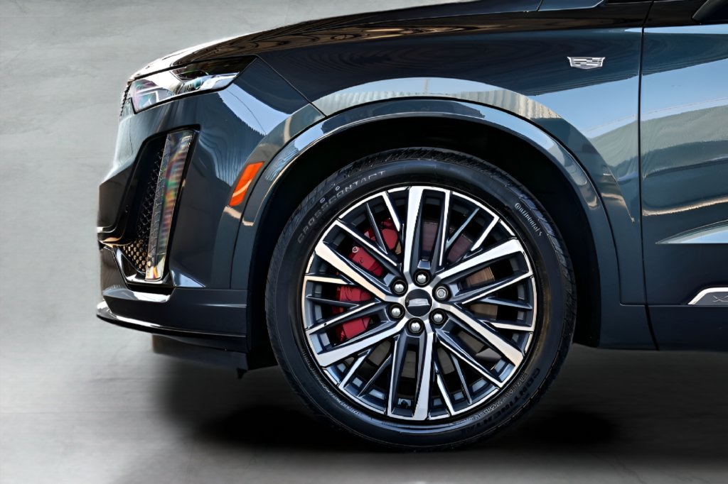 Used 2022 Cadillac XT6 Sport AWD/4WD image 10