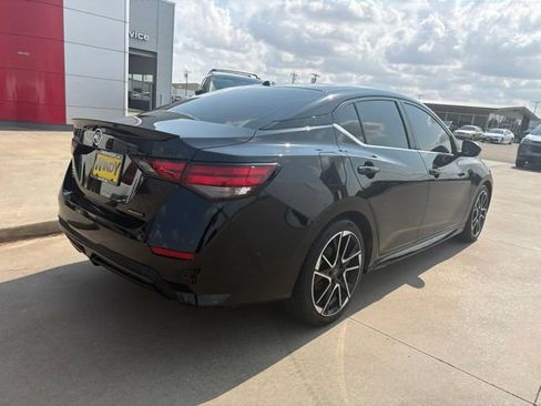 Used 2022 Nissan Sentra SR w/ Midnight Edition FWD image 7