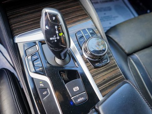 Used 2018 BMW M550i xDrive w/ Dynamic Handling Package image 13