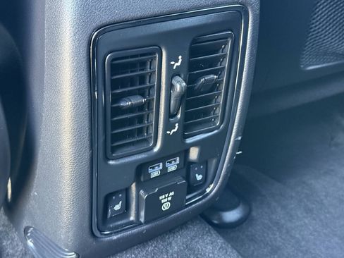 Used 2015 Jeep Grand Cherokee Limited RWD image 27