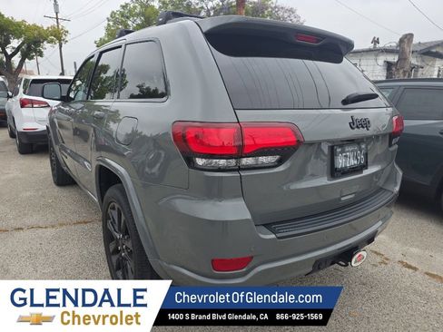 Used 2019 Jeep Grand Cherokee Altitude RWD image 4