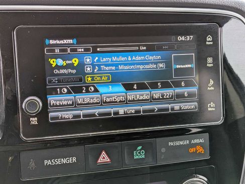 Used 2018 Mitsubishi Outlander SEL image 24