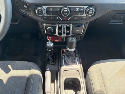 Used 2024 Jeep Wrangler Unlimited Sport AWD/4WD image 29