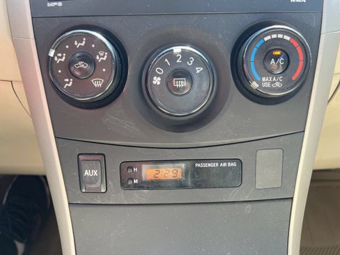 Used 2010 Toyota Corolla LE FWD image 13