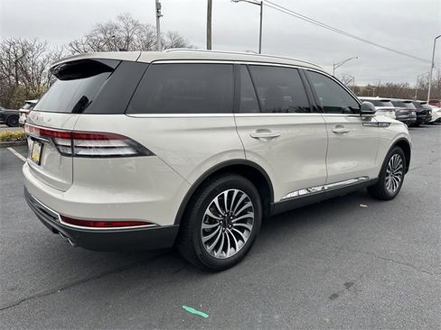 Certified 2022 Lincoln Aviator AWD w/ Premium Package image 5