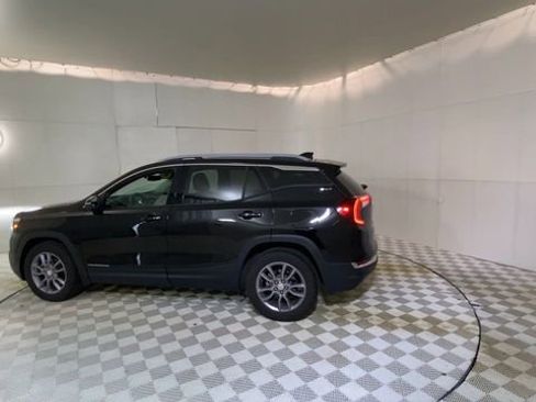 Used 2023 GMC Terrain SLT FWD image 5