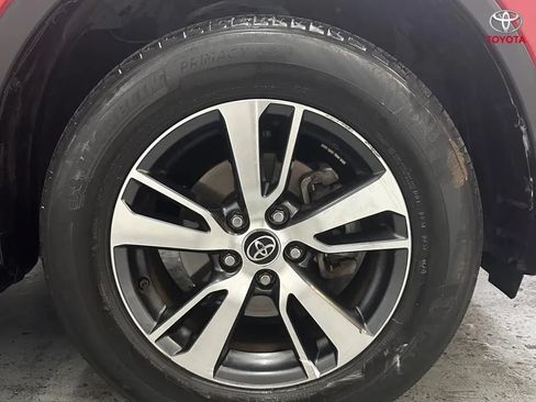 Used 2017 Toyota RAV4 XLE w/ Carpet Mat Package FWD image 34