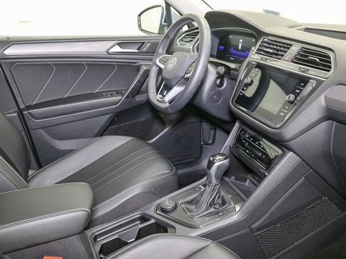 Certified 2023 Volkswagen Tiguan SE image 20
