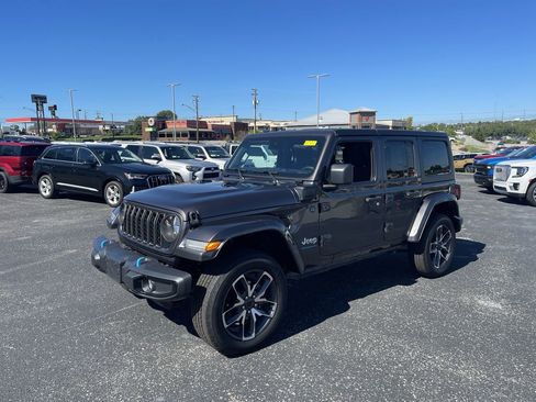 Used 2024 Jeep Wrangler Sport S image 1
