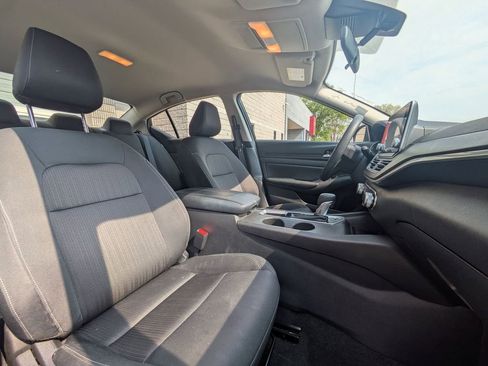 Used 2025 Nissan Altima 2.5 SV image 29