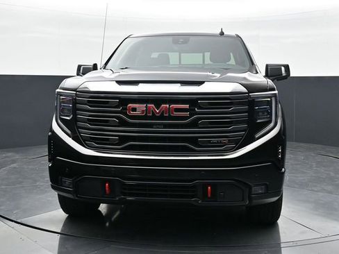 Used 2024 GMC Sierra 1500 AT4 w/ Technology Package AWD/4WD image 2