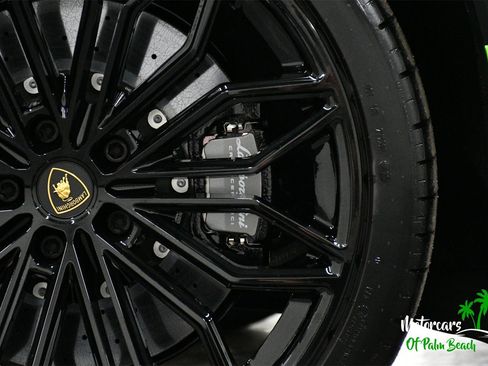 Used 2025 Lamborghini Urus SE image 67