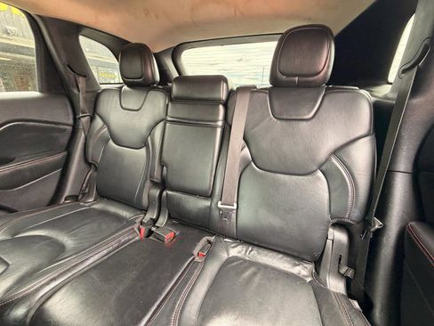 Used 2014 Jeep Cherokee Trailhawk w/ Leather Interior Group AWD/4WD image 17