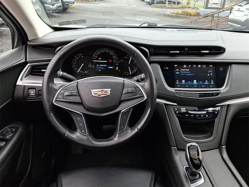 Certified 2019 Cadillac XT5 Premium Luxury image 11