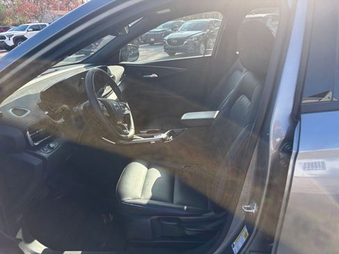 Used 2025 Buick Envista Sport Touring image 24