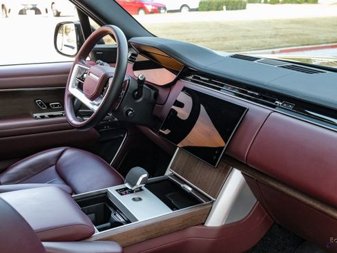 Used 2024 Land Rover Range Rover SE image 49