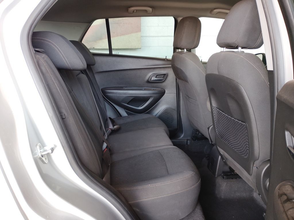 Used 2018 Chevrolet Trax LS AWD/4WD image 15