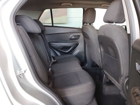 Used 2018 Chevrolet Trax LS AWD/4WD image 15