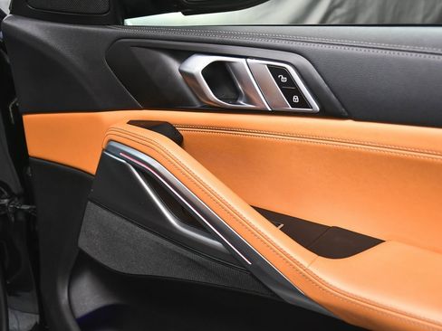 Used 2023 BMW X6 xDrive40i w/ M Sport Package image 16