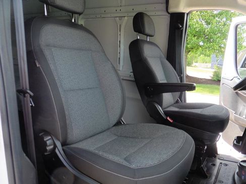 Used 2025 RAM ProMaster 2500 w/ Convenience Group FWD image 12