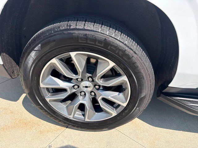 Used 2023 Chevrolet Suburban Premier RWD image 10