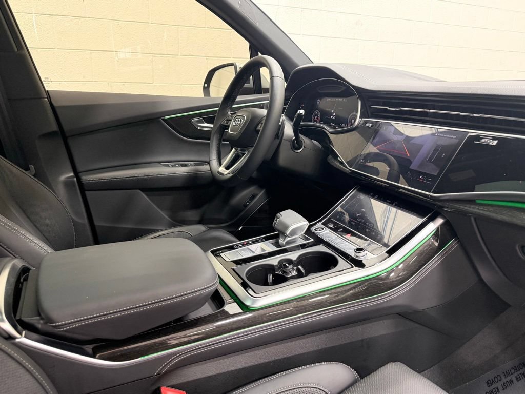Used 2025 Audi Q7 3.0T Prestige AWD/4WD image 46
