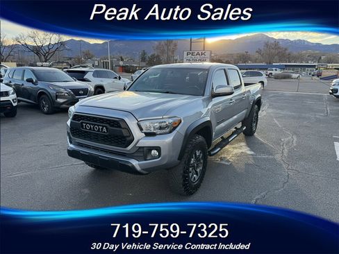 Used 2017 Toyota Tacoma TRD Off-Road image 3