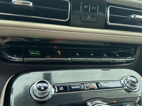 Used 2022 Lincoln Nautilus Reserve image 25