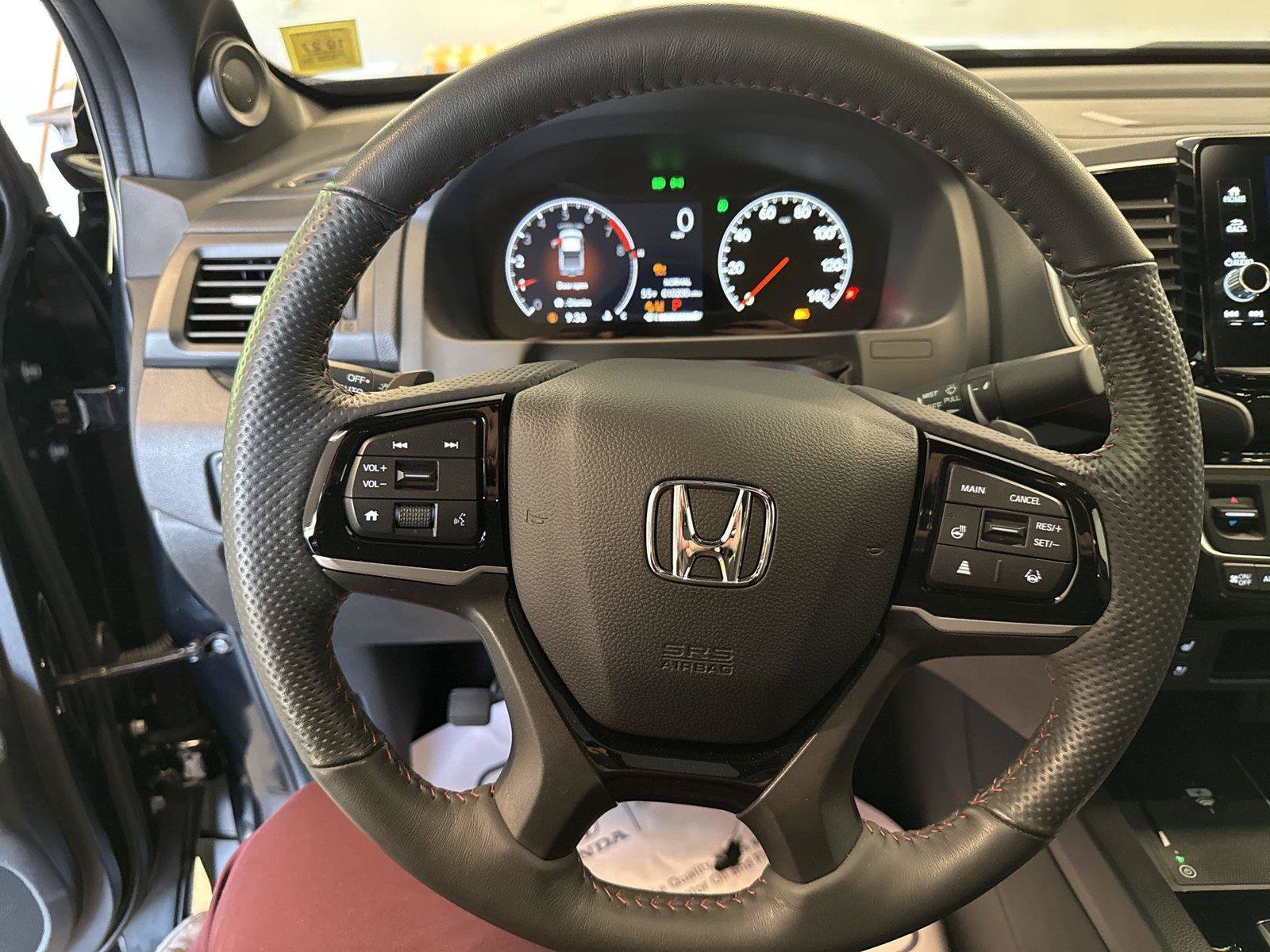 Used 2025 Honda Ridgeline Black Edition image 11