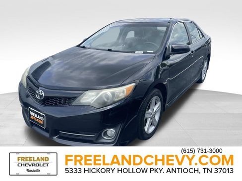 Used 2012 Toyota Camry SE FWD image 3