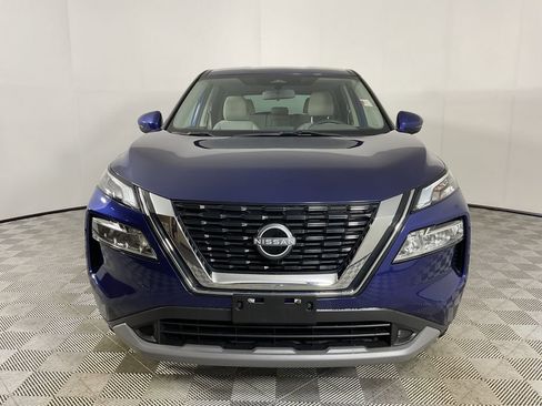 Used 2023 Nissan Rogue SV image 3