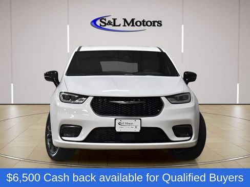 New 2026 Chrysler Pacifica Select FWD image 3