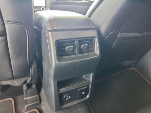 Used 2021 Ford Edge ST-Line FWD image 18