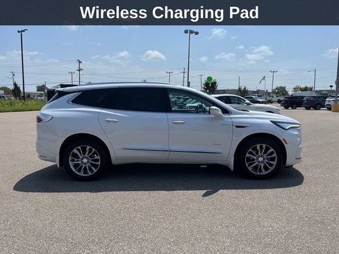 Used 2022 Buick Enclave Avenir w/ Avenir Technology Package AWD/4WD image 8