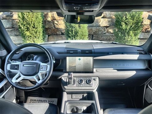 Used 2023 Land Rover Defender 130 S image 12