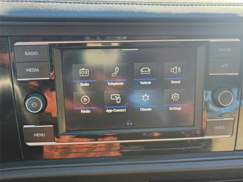 Used 2021 Volkswagen Jetta SE w/ SE Cold Weather Package image 24