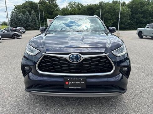 Used 2023 Toyota Highlander Platinum AWD/4WD image 4
