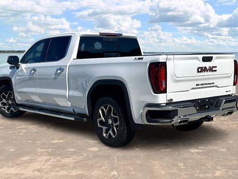 Used 2023 GMC Sierra 1500 SLT w/ SLT Premium Package image 4