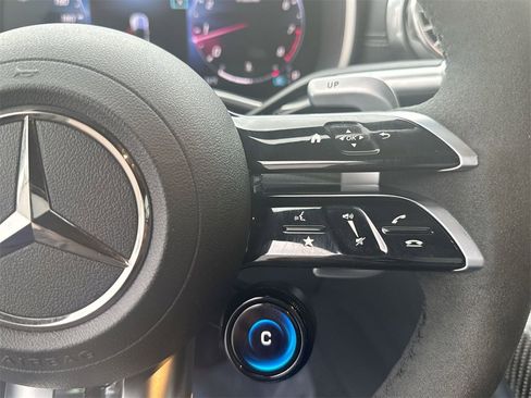 Used 2022 Mercedes-Benz SL 63 AMG 4MATIC image 18