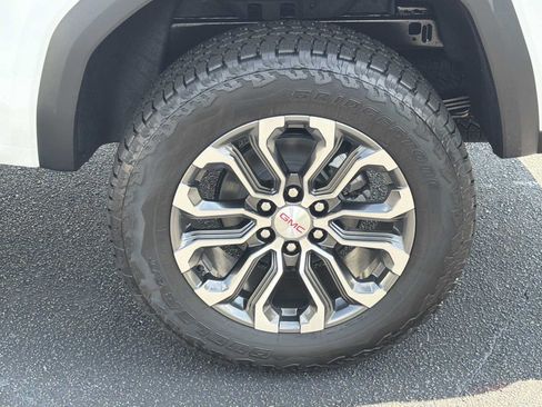 New 2026 GMC Canyon Denali AWD/4WD image 32
