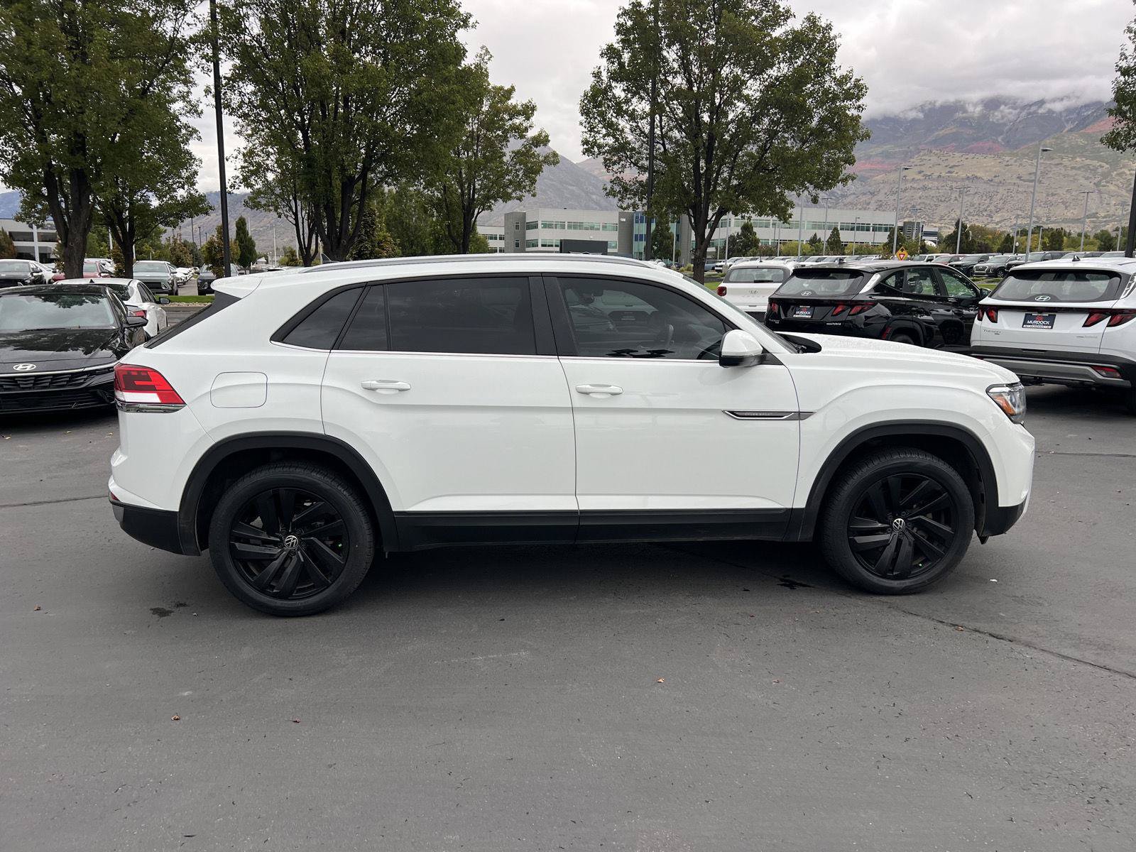 Used 2022 Volkswagen Atlas Cross Sport SE FWD image 15