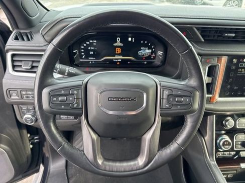 Used 2023 GMC Yukon Denali Ultimate image 13