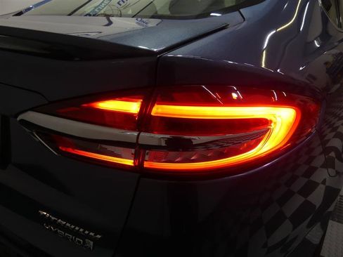 Used 2019 Ford Fusion Titanium image 16