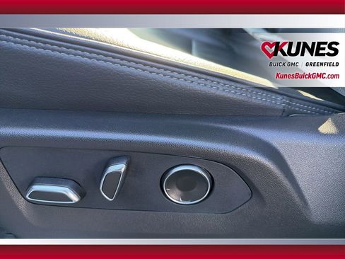 Used 2026 GMC Sierra 3500 Denali w/ Denali Reserve Package image 19